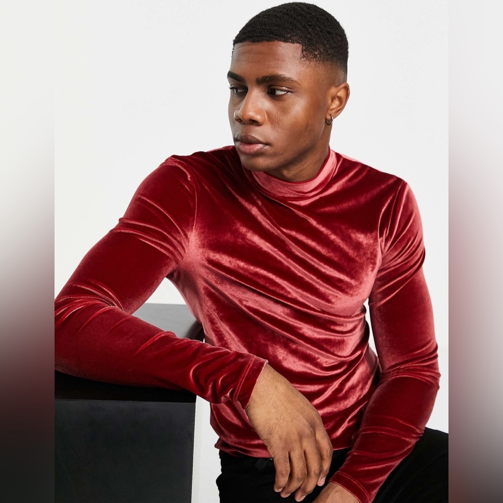 ASOS DESIGN muscle long sleeve t-shirt in burgundy velour with turtleneck - Picture 7 of 16